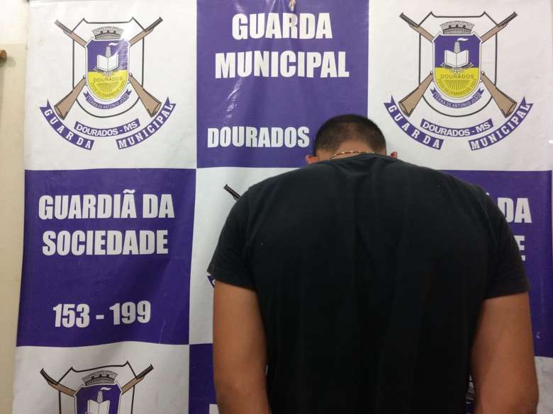 Homem é Preso Com Droga Avaliada Em R 100 Mil Portal Top Mídia News