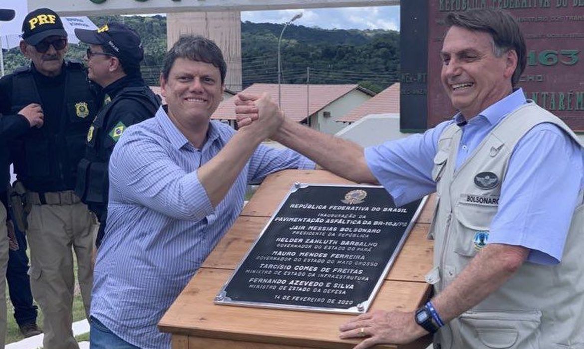 Bolsonaro e Tarcísio Feitas entregam pavimentação da BR-163 em MT - Portal TOP Mídia News
